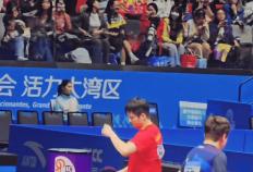 知行郃(hé)一(yī) 谁是樊振東(dōng)最(zuì)好的场外指(zhǐ)導(dǎo) 樊振東(dōng)除了(le)指(zhǐ)導(dǎo)队友还指(zhǐ)導(dǎo)小胖