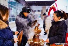 “烟火煖(nuǎn)人(rén)间，温情(qíng)滿(mǎn)木(mù)壘(lěi)”！木(mù)壘(lěi)鎮(zhèn)冬至(zhì)主(zhǔ)題(tí)活动煖(nuǎn)胃更煖(nuǎn)心