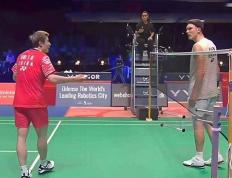 中国队再次提前夺冠，石宇奇胜安赛龙，安赛龙不(bù)满