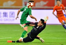 意外！不是王大雷也(yě)不是于金永，他是唯(wéi)一入(rù)围金手套奖的鲁能(néng)門(mén)将