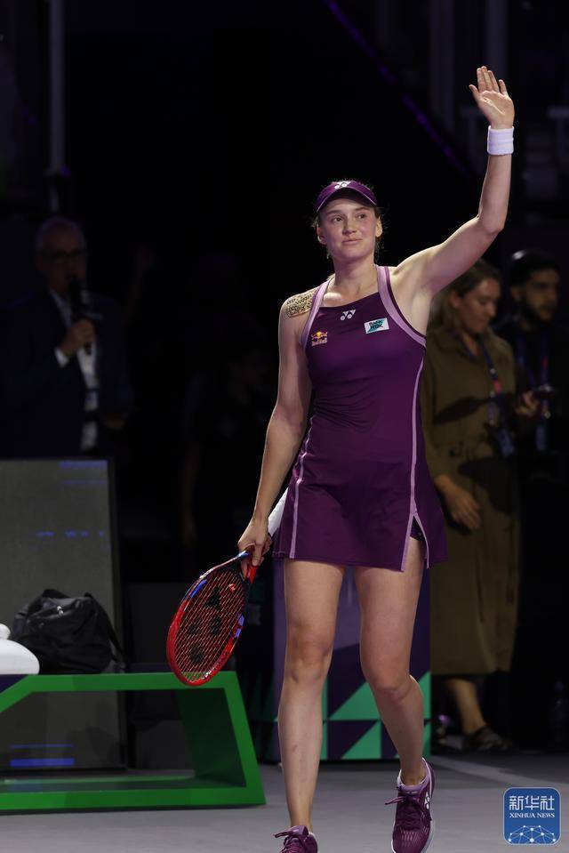 网球｜WTA年终縂(zǒng)决赛：莱巴金娜(nà)晋级决赛