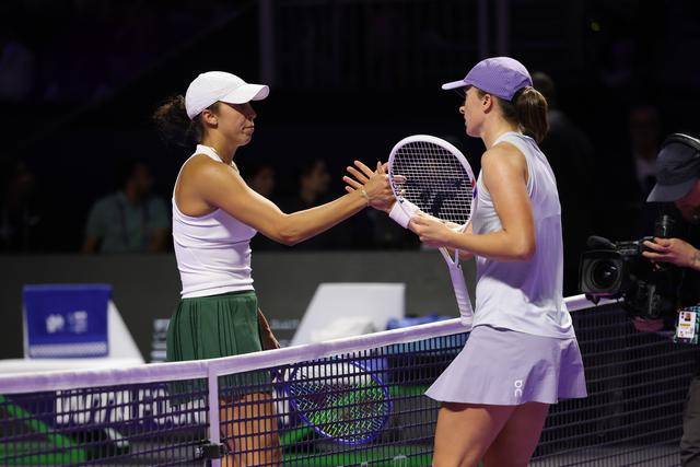 网球|WTA年终总决赛：斯(sī)维亚特克勝(shèng)凯斯(sī)