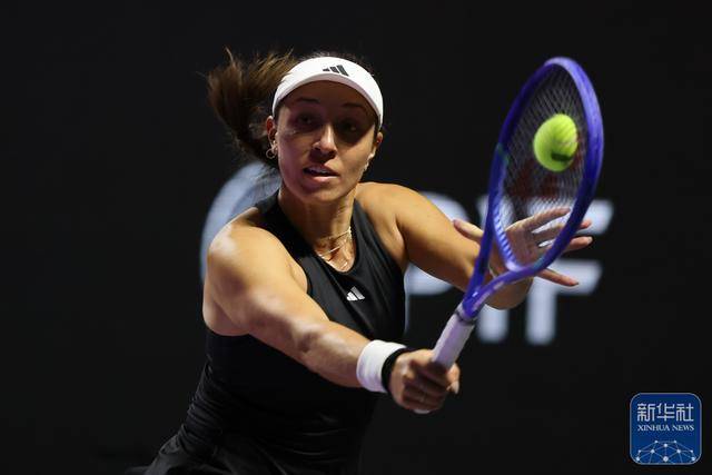 网球丨WTA年終(zhōng)縂(zǒng)决赛：萨巴伦卡胜佩古拉(lā)