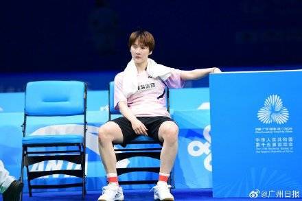 王祉怡(yí)加冕羽毛球女(nǚ)单冠軍(jūn)