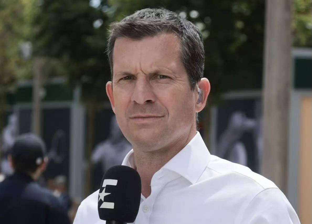 网球的十字路口：是赛程臃(yōng)肿，還(hái)是表(biǎo)演赛的“黄金(jīn)镣铐”？